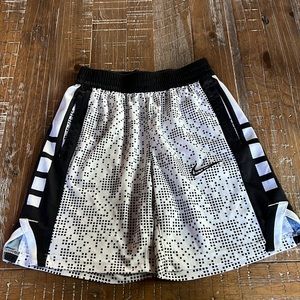 NIKE | Boys’ Athletic Shorts, White/Black, L